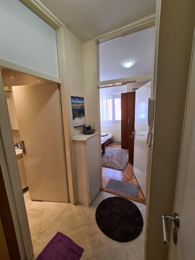 City Centar Apartment Тиват Экстерьер фото