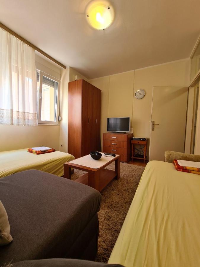 City Centar Apartment Тиват Экстерьер фото